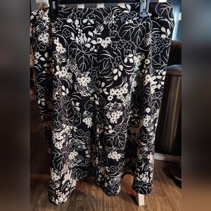 EUC Floral knit skirt